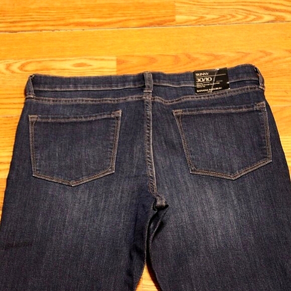 Banana Republic Skinny Jeans | 30/10 | Minimalist Style - Picture 6 of 13